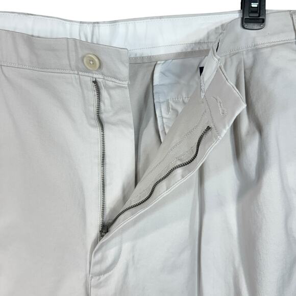 Roundtree & Yorke SZ 48 Casual Shorts Classic Fit Pleated 9" Inseam Zip-Fly New - Picture 3 of 6